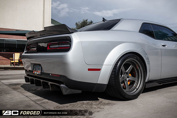 Фото дисков BC Forged LE05 // MLE05 Матовый графит на Dodge Challenger III