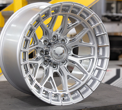 Vossen HFX-1 (8-Lug)