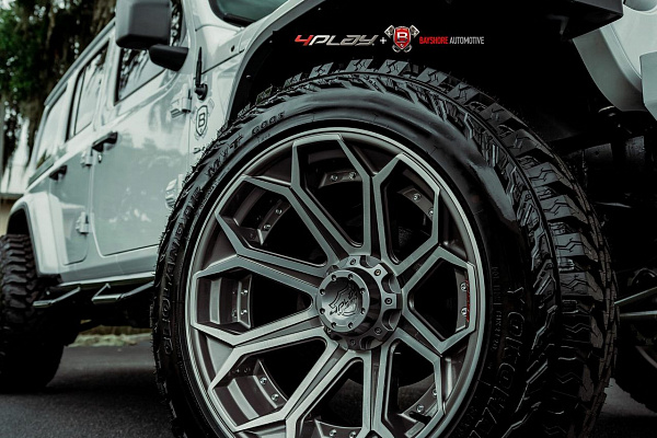 Фото дисков 4PLAY 4P60 Сатиновый графит на Jeep Wrangler IV (JL)