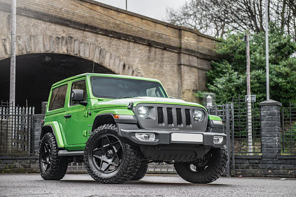 Фото дисков Kahn Mondial Retro Черный сатин на Jeep Wrangler IV (JL)