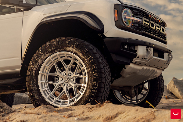 Фото дисков Vossen HFX-1 (6-Lug) Серебро на Ford Bronco