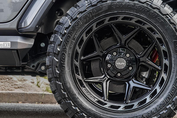 Фото дисков 4PLAY 4P55 Черный глянец на Jeep Wrangler IV (JL)