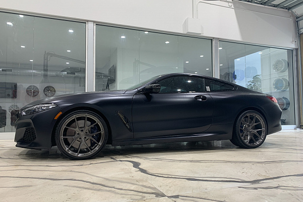 Фото дисков HRE P101 Глянцевый темный лак на BMW 8/M8