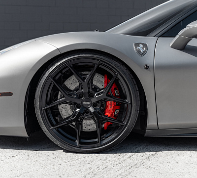Фото дисков Vossen HF-5 на Ferrari 488