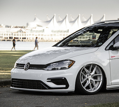 Фото дисков Rotiform FLG на Volkswagen Golf VII