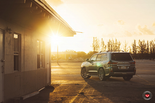 Фото дисков Vossen S17-01 Глянцевый лак на Lexus LX III