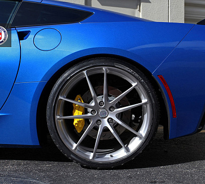 Фото дисков HRE P104 на Chevrolet Corvette C7