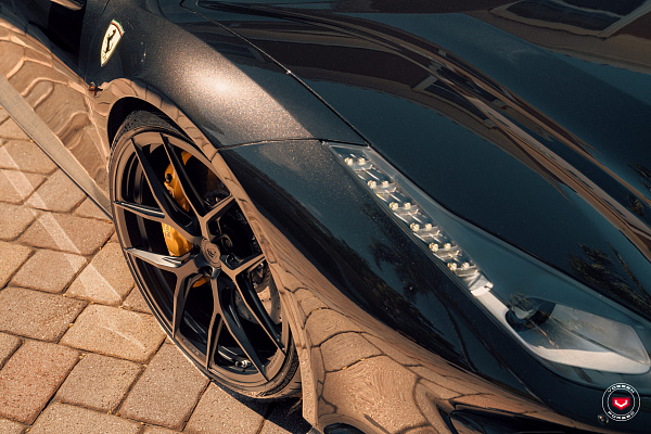 Фото дисков Vossen S21-01 Черный сатин на Ferrari 488