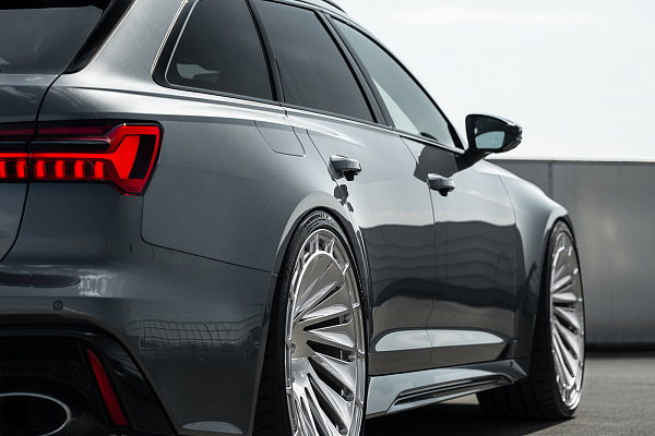 Фото дисков Radi8 R807 Полированный лак на Audi A/RS 6 (C8)