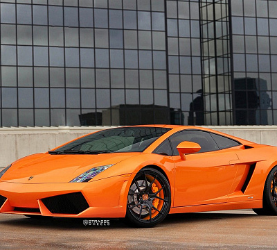 Фото дисков Strasse Wheels SM5R Deep Concave Monoblock на Lamborghini Gallardo
