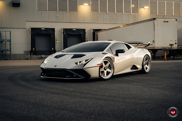 Фото дисков Vossen GEN-01 (3-Piece) Глянцевый лак на Lamborghini Huracan