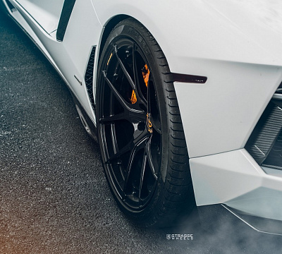 Фото дисков Strasse Wheels SM5R Deep Concave Monoblock на Lamborghini Aventador
