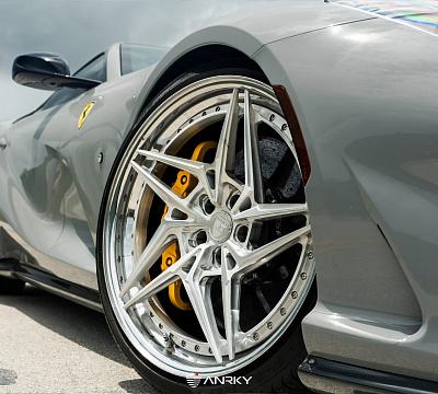 Фото дисков Anrky S3-X3 на Ferrari 812