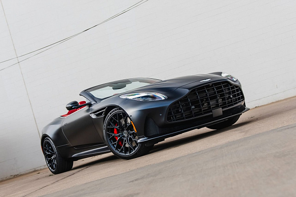 Фото дисков Brixton Forged PF13 R / RS Черный сатин на Aston Martin DB12