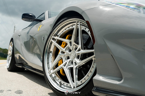 Фото дисков Anrky S3-X3 Глянцевый лак на Ferrari 812