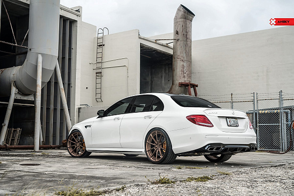 Фото дисков Anrky AN28 Сатиновая бронза на Mercedes-Benz E-Class (W213, S213, C238)