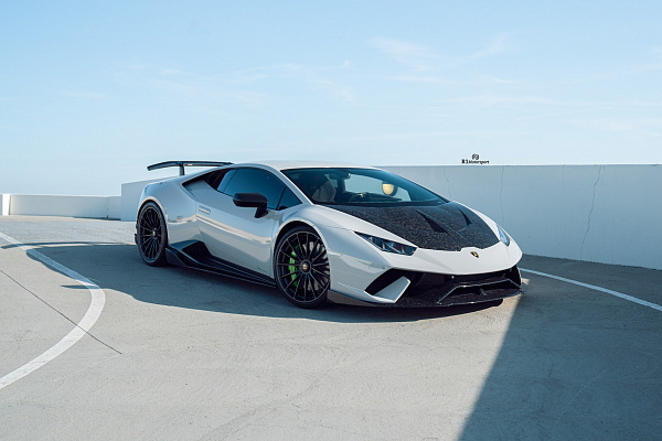 Фото дисков HRE P103 Черный сатин на Lamborghini Huracan