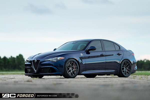 Фото дисков BC Forged HCA381 Сатиновый графит на Alfa Romeo Giulia II (952)