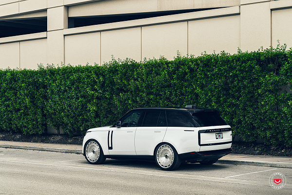 Фото дисков Vossen LC3-11 Глянцевый лак на Land Rover Range Rover V