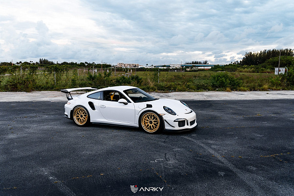Фото дисков Anrky RS1 Сатиновое золото на Porsche 911 VII