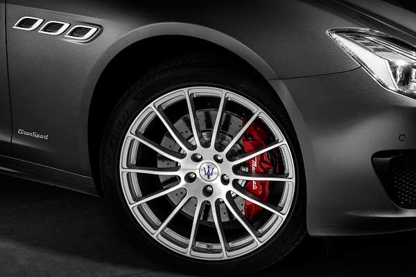 Фото дисков Maserati GTS Сатиновый лак на Maserati Quattroporte VI
