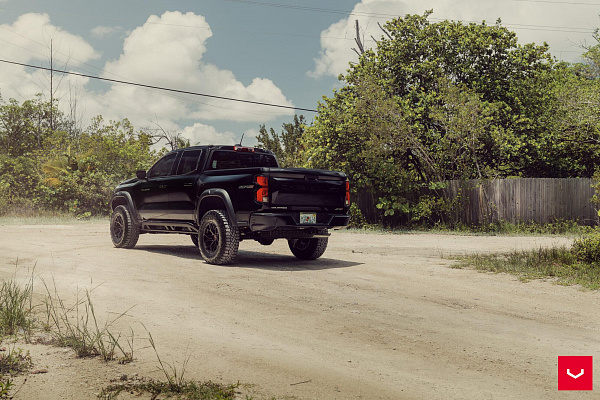 Фото дисков Vossen HF6-4 Черный глянец на Chevrolet Colorado