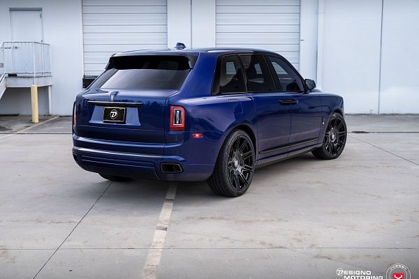 Фото дисков NOVITEC SP2 Черный глянец на Rolls-Royce Cullinan