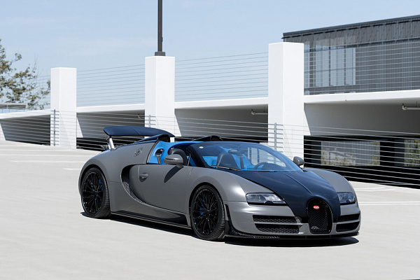 Фото дисков HRE P103SC Черный глянец на Bugatti Veyron