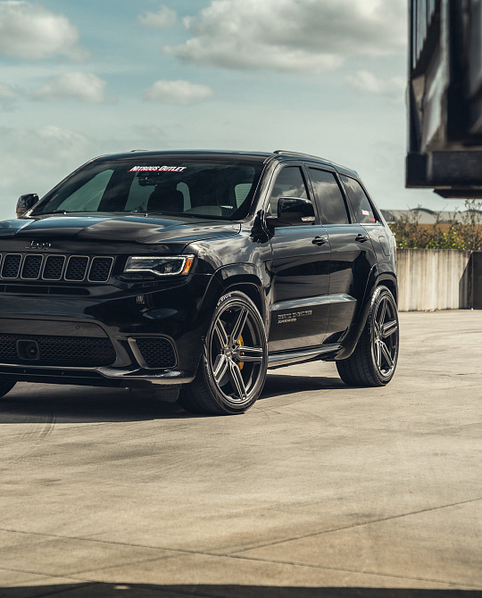 Фото дисков HF-1 Сатиновый графит на Jeep Grand Cherokee IV