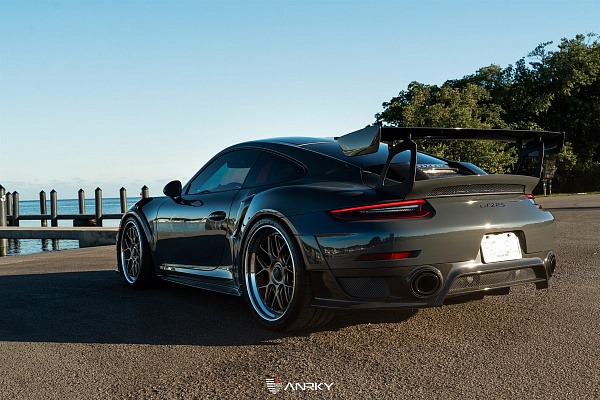 Фото дисков Anrky JDX-314 Сатиновое золото на Porsche 911 VII