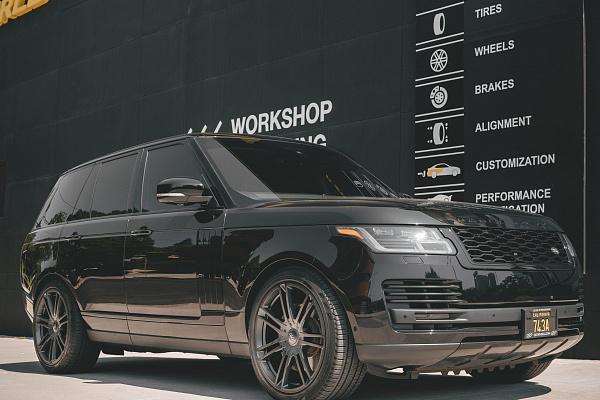 Фото дисков CEC C883 Черный матовый на Land Rover Range Rover IV