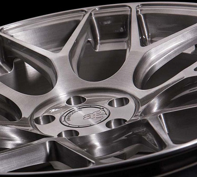 Avant Garde M590