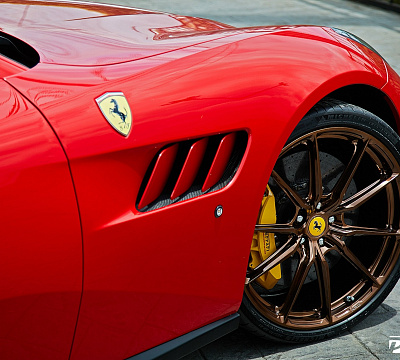 Фото дисков HRE P104SC на Ferrari GTC4Lusso