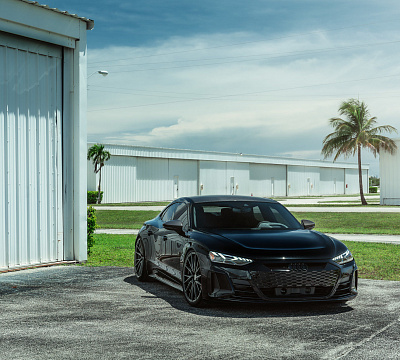 Фото дисков Vossen HF-4T на Audi E-tron GT