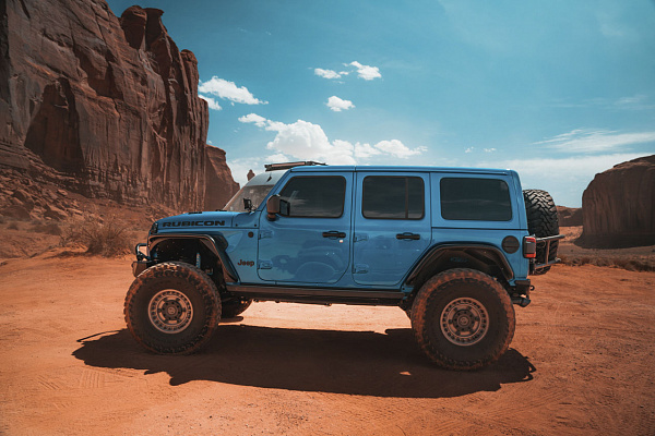 Фото дисков Black Rhino ARMORY  на Jeep Wrangler IV (JL)