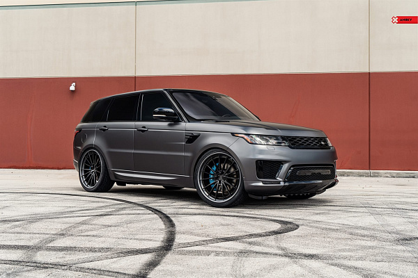 Фото дисков Anrky AN39 Черный глянец на Range Rover IV