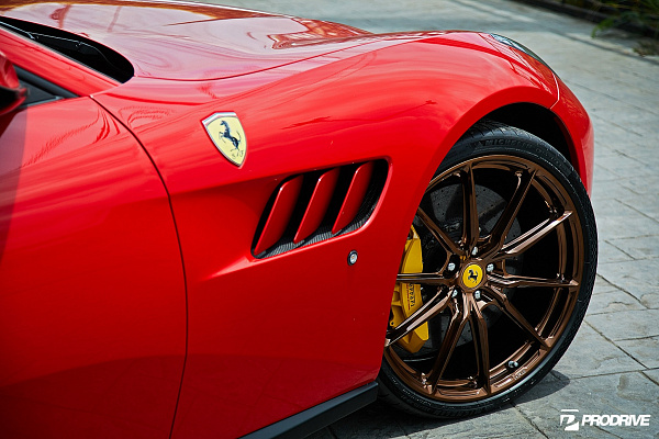 Фото дисков HRE P104SC Глянцевая бронза на Ferrari GTC4Lusso
