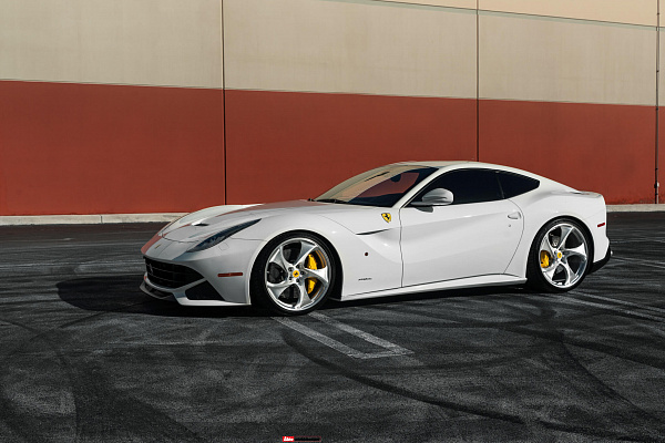 Фото дисков HRE 522M Глянцевый лак на Ferrari F12