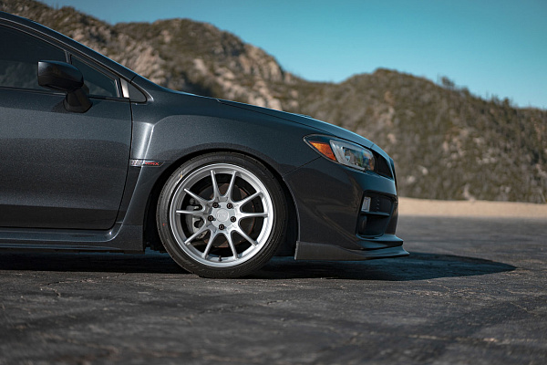 Фото дисков Motegi Racing MF412 SS5 Серебро на Subaru WRX VA