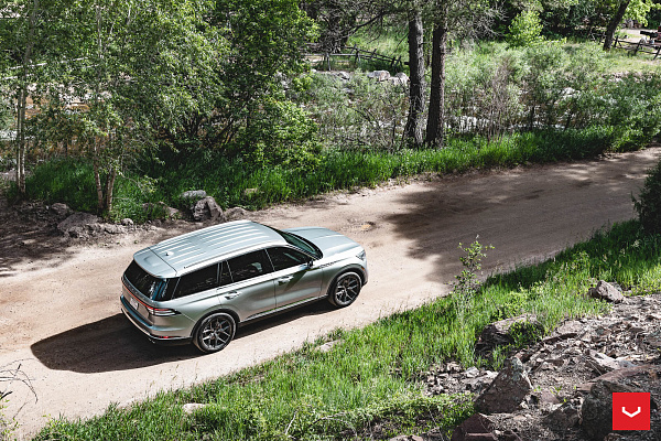 Фото дисков Vossen HF-5 Сатиновый графит на Lincoln Aviator II