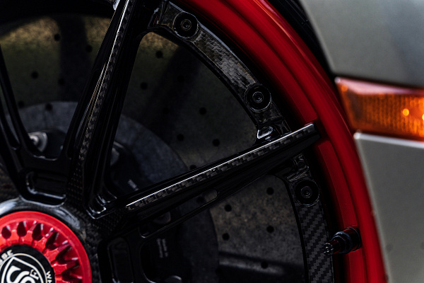 Фото дисков Strasse Wheels SV10-RS Performance Другой цвет на Lamborghini Aventador