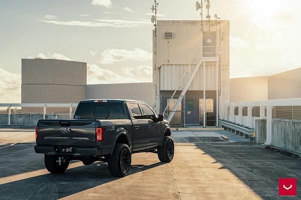 Фото дисков Vossen HF6-5 Черный глянец на Ford F-150 XIII