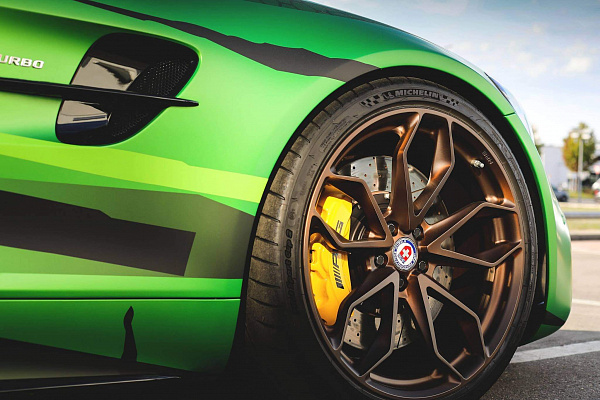Фото дисков HRE P201 Сатиновая бронза на Mercedes-Benz AMG GT I