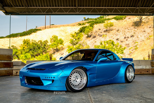 Фото дисков Strasse Wheels SC20 Retro Глянцевый лак на Mazda RX-7 III