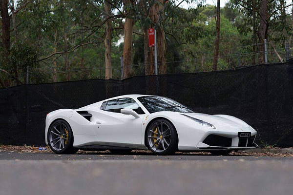 Фото дисков HRE P104 Сатиновый тонированный лак на Ferrari 488