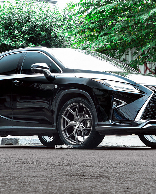 Фото дисков HF-5 Сатиновый графит на Lexus RX IV