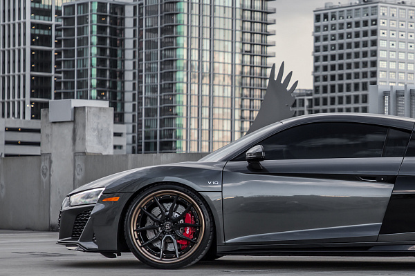 Фото дисков Strasse Wheels SV5 Deep Concave FS Другой цвет на Audi R8 (4S)