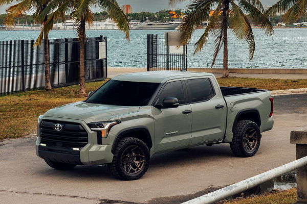 Фото дисков 4PLAY 4P83 Сатиновая темная медь на Toyota Tundra III