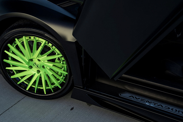Lamborghini Aventador 