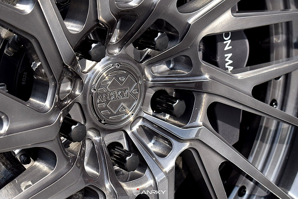 Фото дисков Anrky RS3.2 Глянцевый темный лак на Aston Martin Zagato